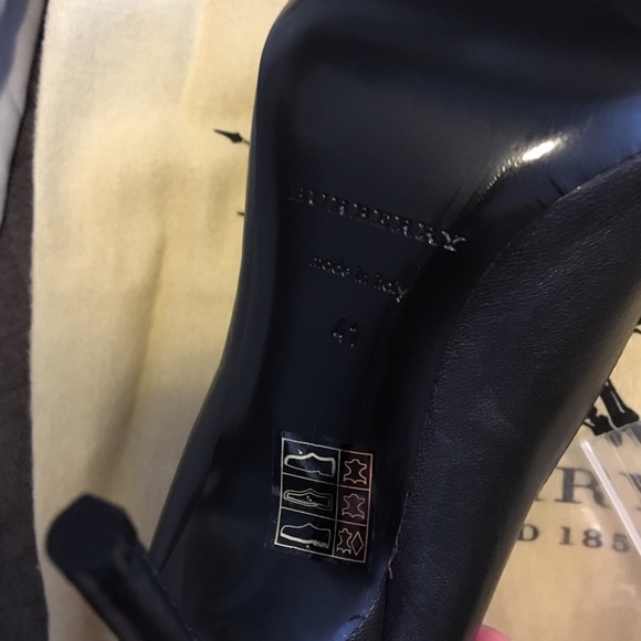 Burberry pumps NWOT - Picture 6 of 8
